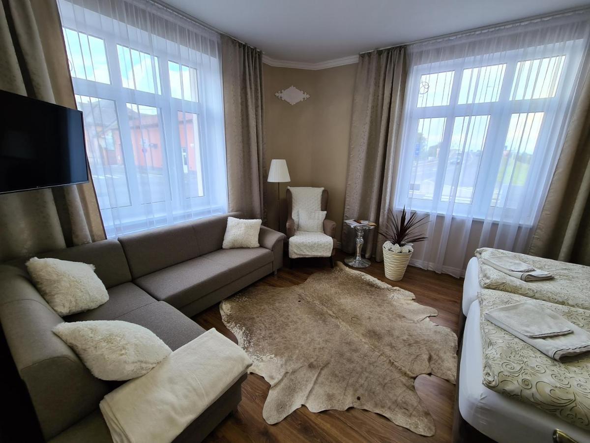 Corner House Apartman Losonc Kültér fotó